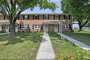 Building Photo - 451 W Main Ave