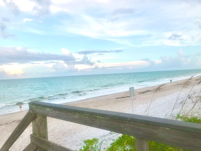 1/2 mile from house - 400 Live Oak Rd