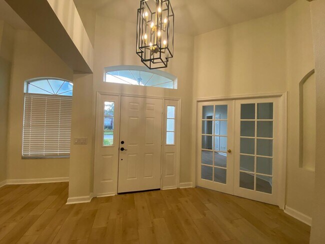 Building Photo - Your Dream Home Awaits! 5 bedroom 3 bath Single Family HOME!!