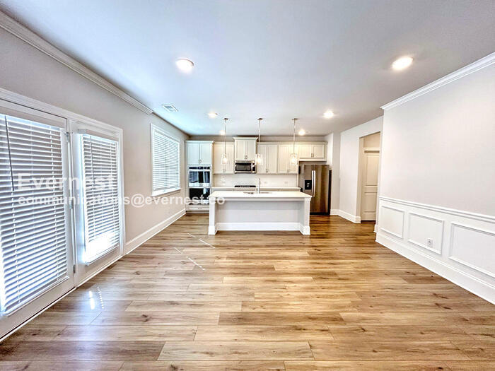 Building Photo - 331 Caledonia Ct