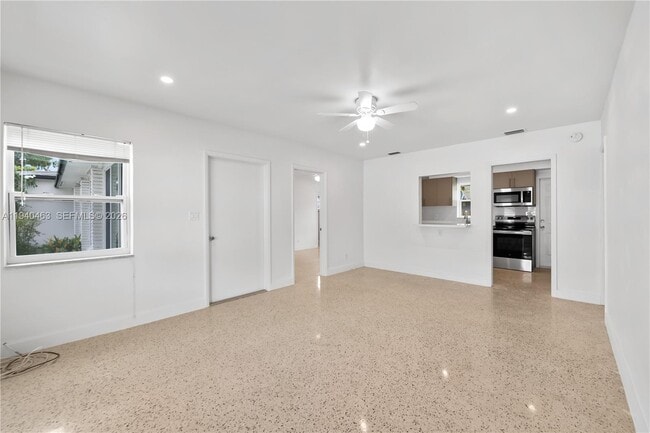 Building Photo - 1711 Funston St