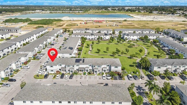 Building Photo - 1270 NW 3rd Ln