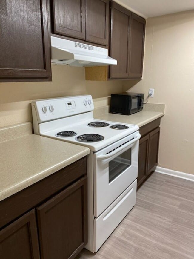 Building Photo - 260 W Van Fleet Dr