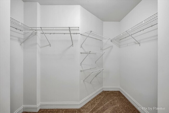 Building Photo - 543 N Hough St