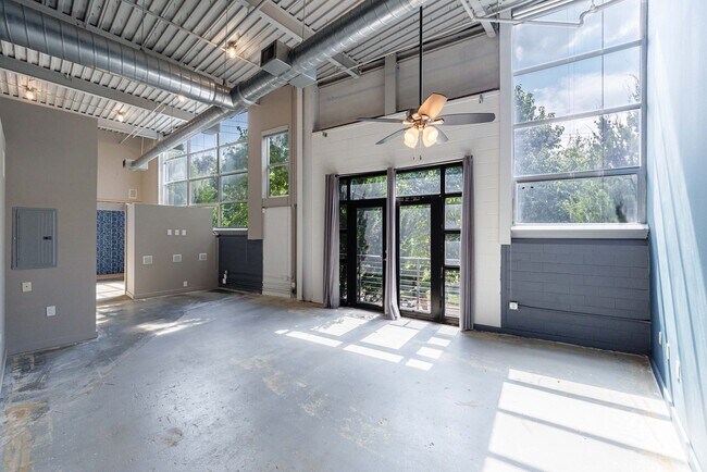 Building Photo - 400 Village Pkwy