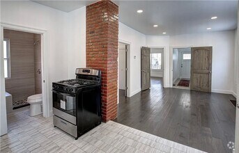 Building Photo - 87th,W.1308