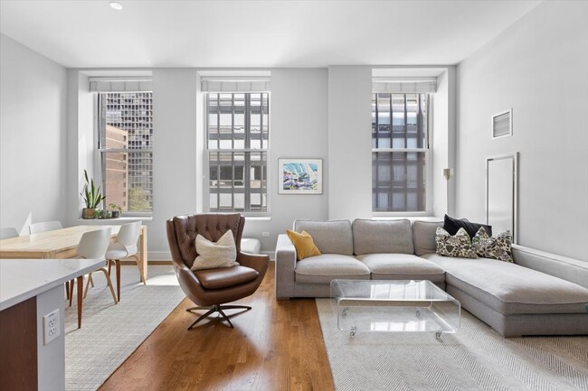 Building Photo - 850 N Lake Shore Dr