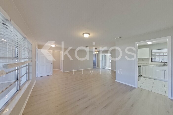 Building Photo - 1635 Jamaica St