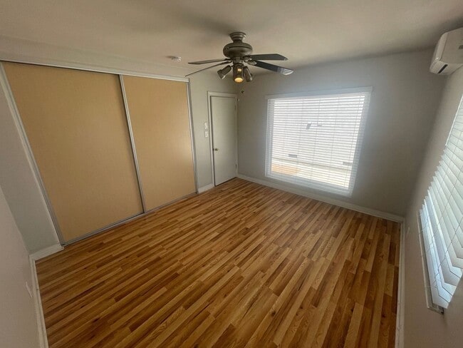 Building Photo - 4BD/2BA House on 63rd!