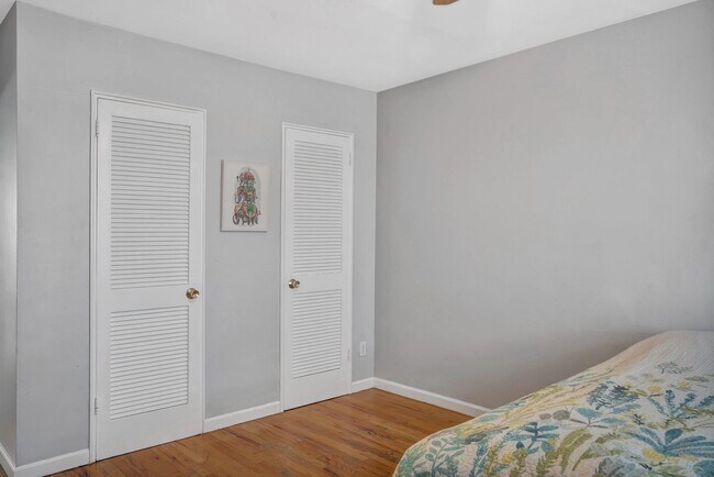 Building Photo - 1400 70th St