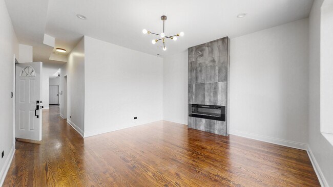 Building Photo - 6227 S Langley Ave