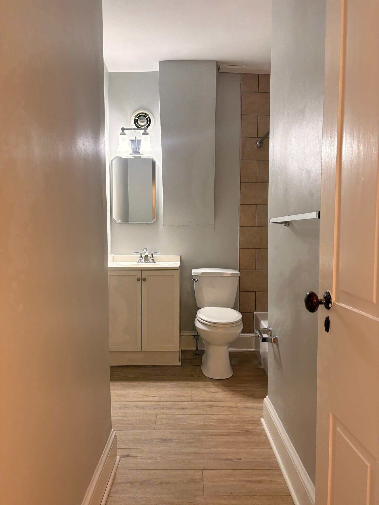 Building Photo - 61 Forest Ave