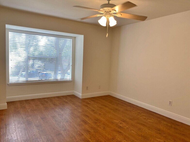 Building Photo - 1885 Palm Cove Blvd