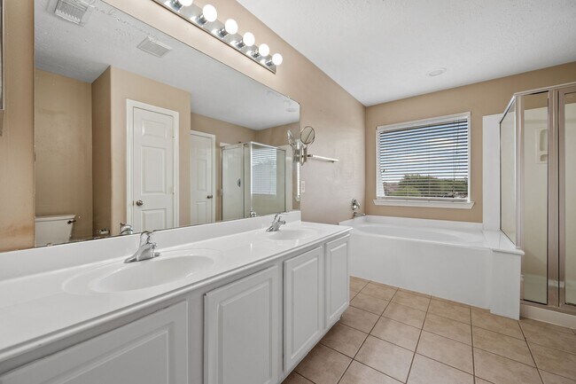 Building Photo - 8714 Thistlemoor Ln