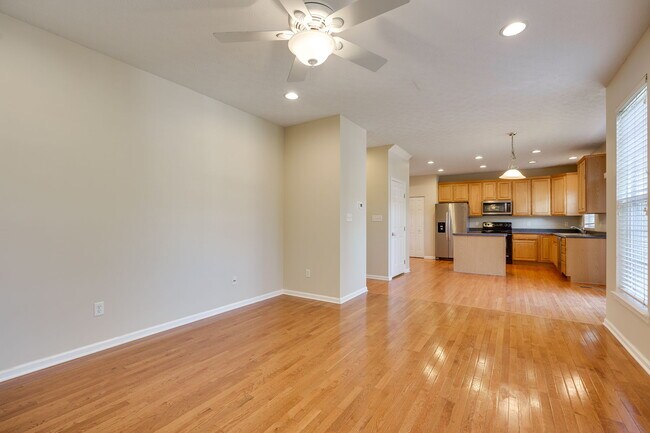 Building Photo - 3594 Armada Dr
