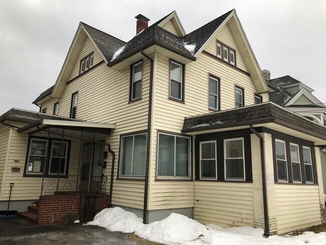 Building Photo - 303 S Elmer Ave