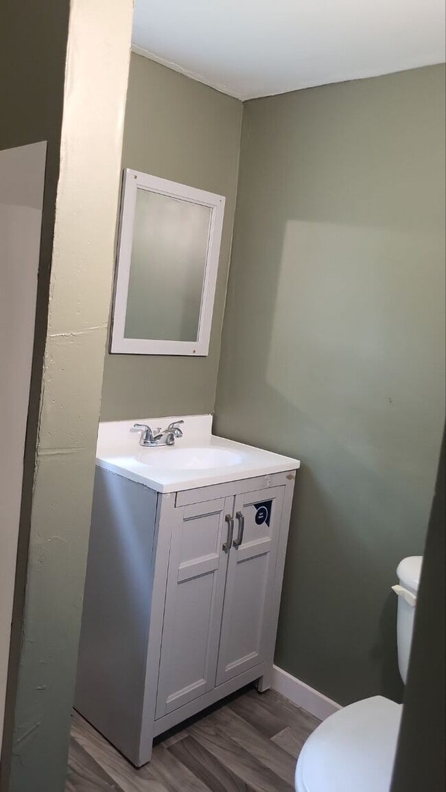 Building Photo - Cozy 2 Bed 1 Bath Home!