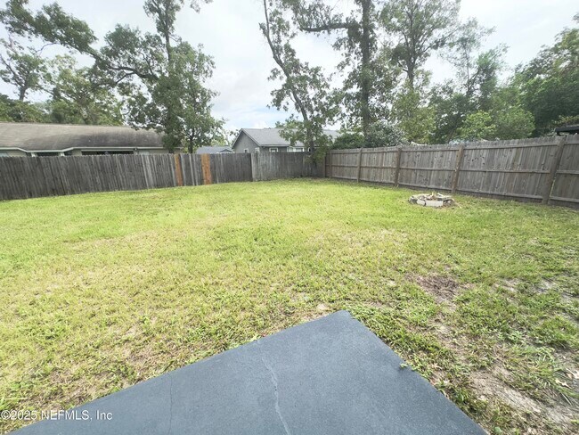 Building Photo - 8475 Seton Ct