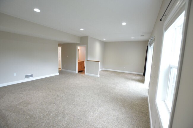 Building Photo - 232 Newberry Ln
