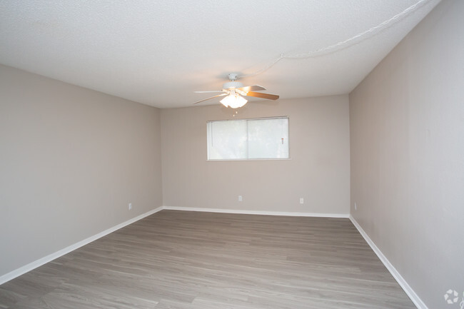 2 Bd, 1 Ba 850 SF - North 40