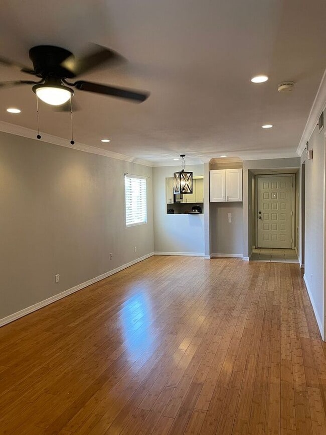 Building Photo - COMING SOON! Beautiful 2 Bed/2 Bath Condo ...