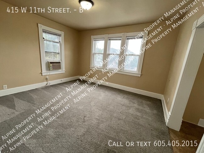 Building Photo - 415 W 11th St