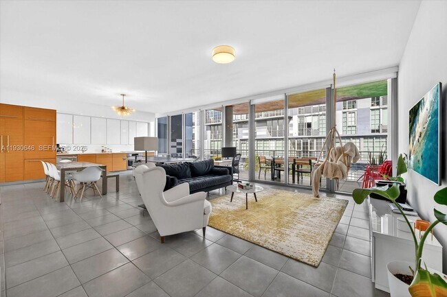 Building Photo - 250 NW 24th St