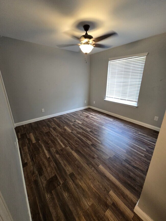 Building Photo - 1849 Woodland Trl