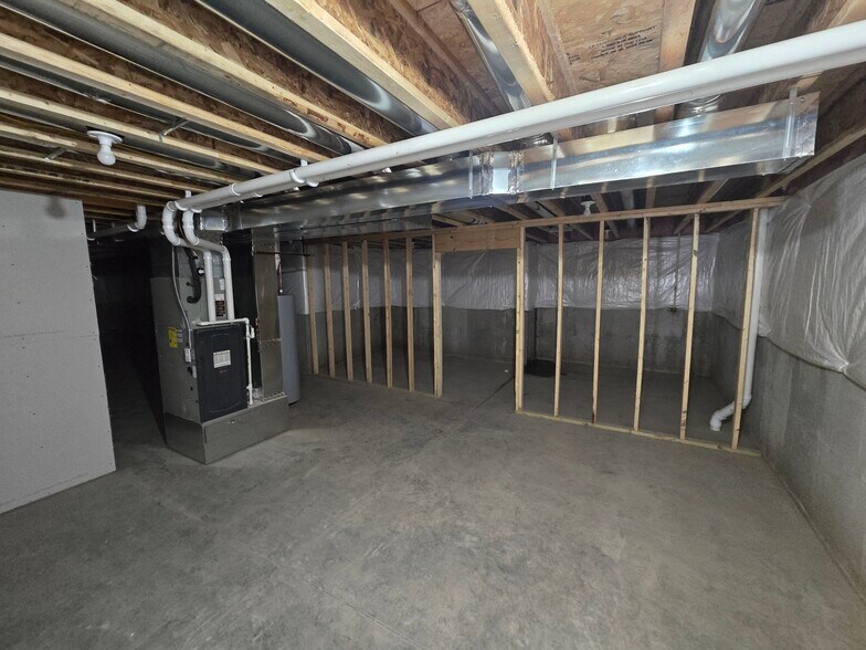 Building Photo - 5 Anita Ct