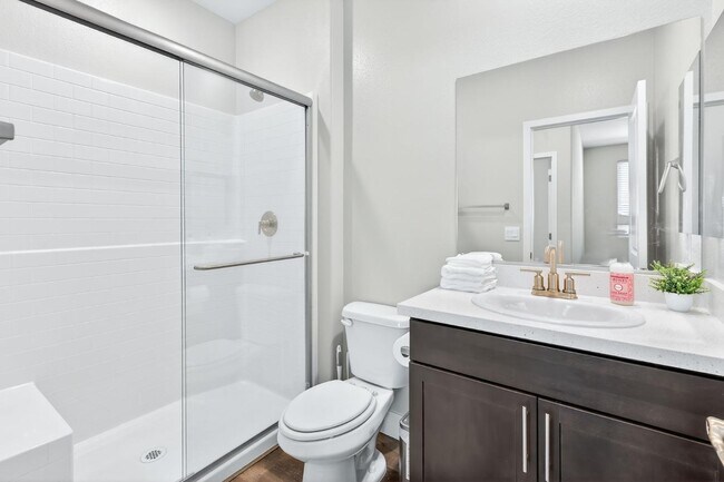 Building Photo - 1024 Saker Falcon Dr