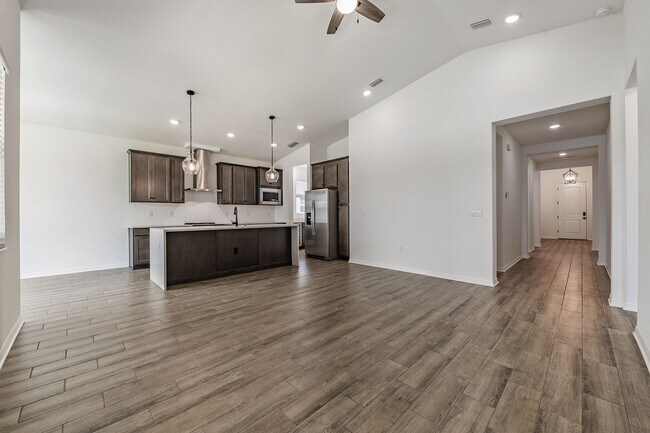 Building Photo - 11817 Moonsail Dr