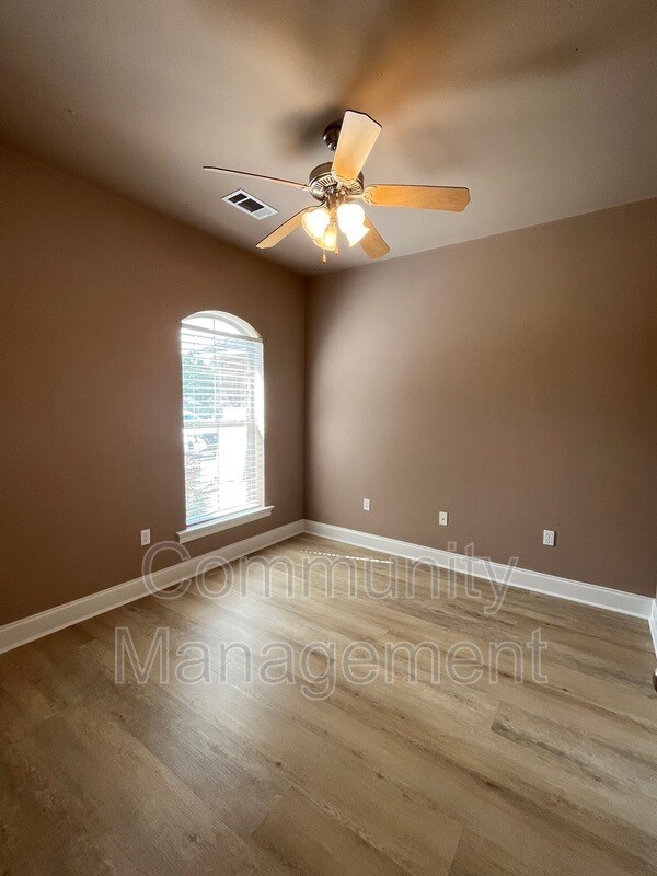 Building Photo - 38695 Red Bud Lane