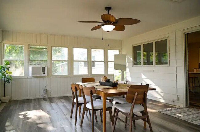 Dining Area in Sunroom - 8109 Grant St