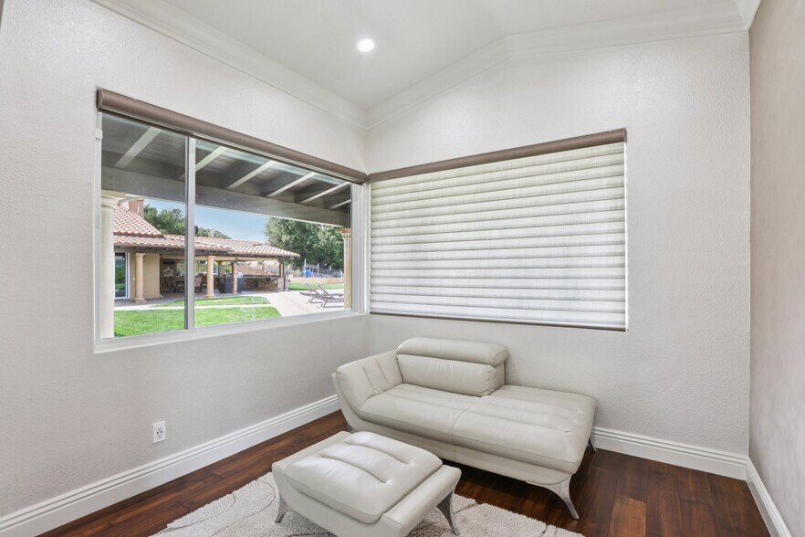 Building Photo - 27048 Triumph Ave