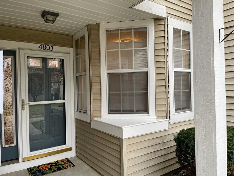 Building Photo - 4803 Foxwood Dr S