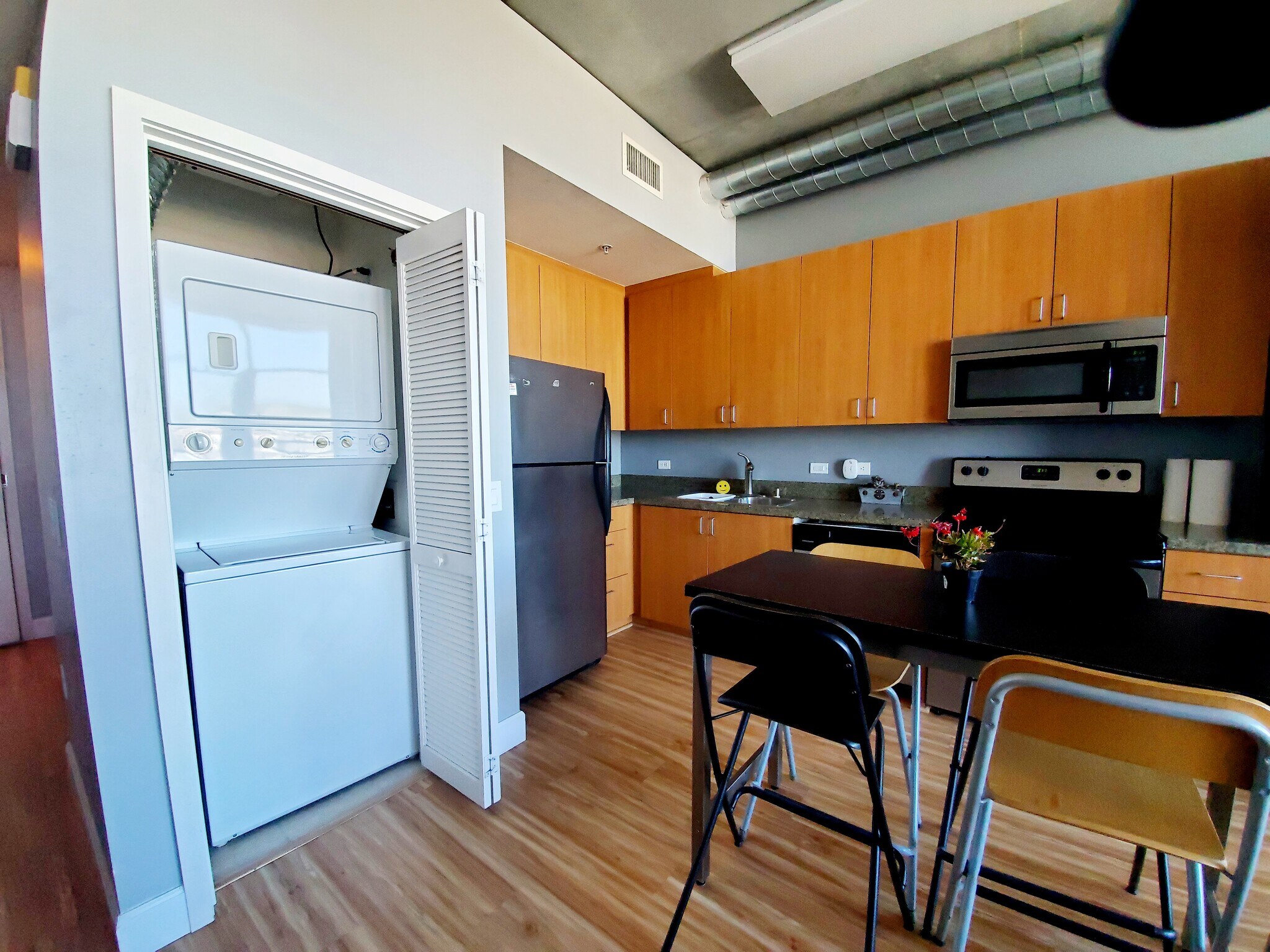 Building Photo - 1080 Park Blvd