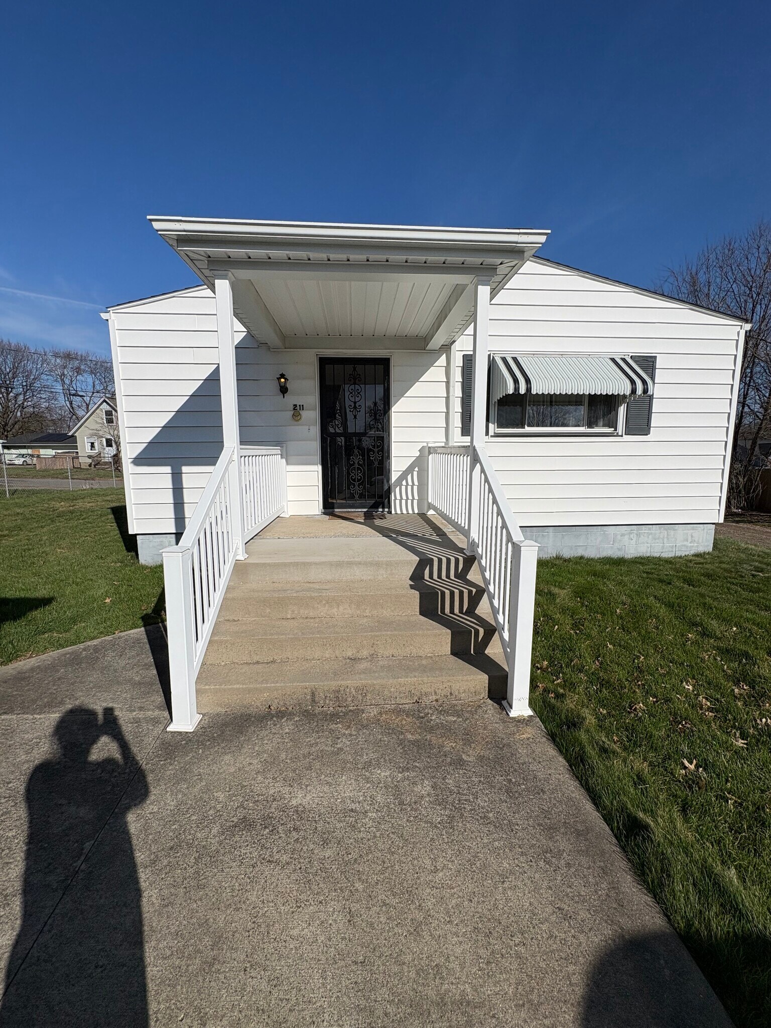 Building Photo - 211 27th St SE