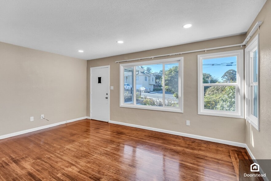 Building Photo - 711 Smith Ave