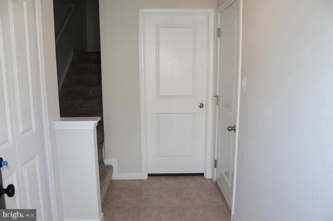 Building Photo - 104 Reign Wy