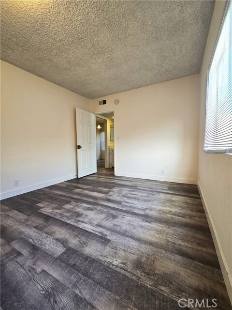 Building Photo - 911 New Depot St