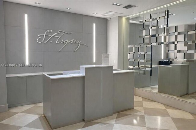 Building Photo - 200 Sunny Isles Blvd