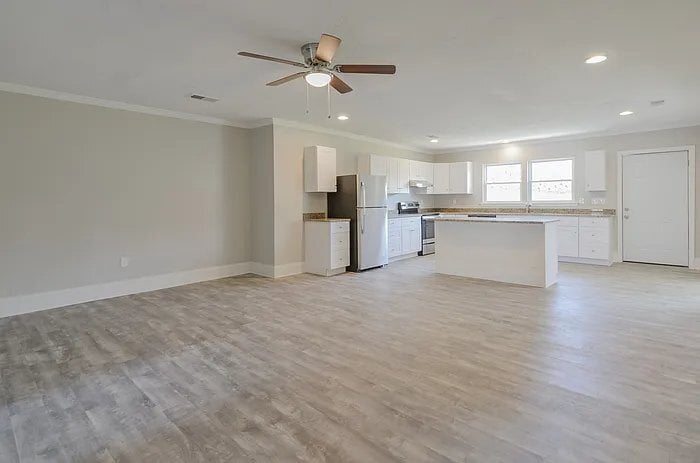 Building Photo - 309 W N 2nd St