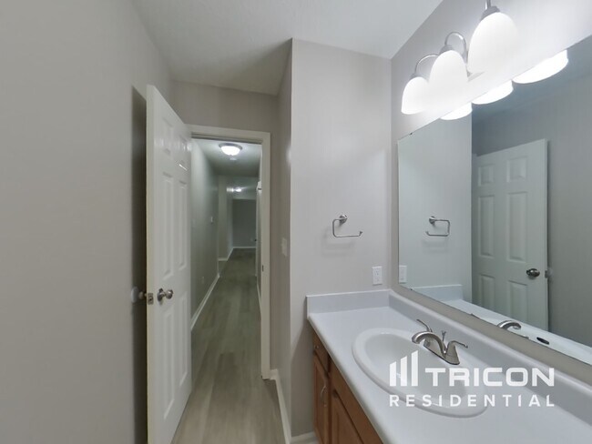 Building Photo - 11102 Leo Drive Indianapolis IN