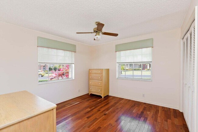 Building Photo - 12402 Dogleg Dr