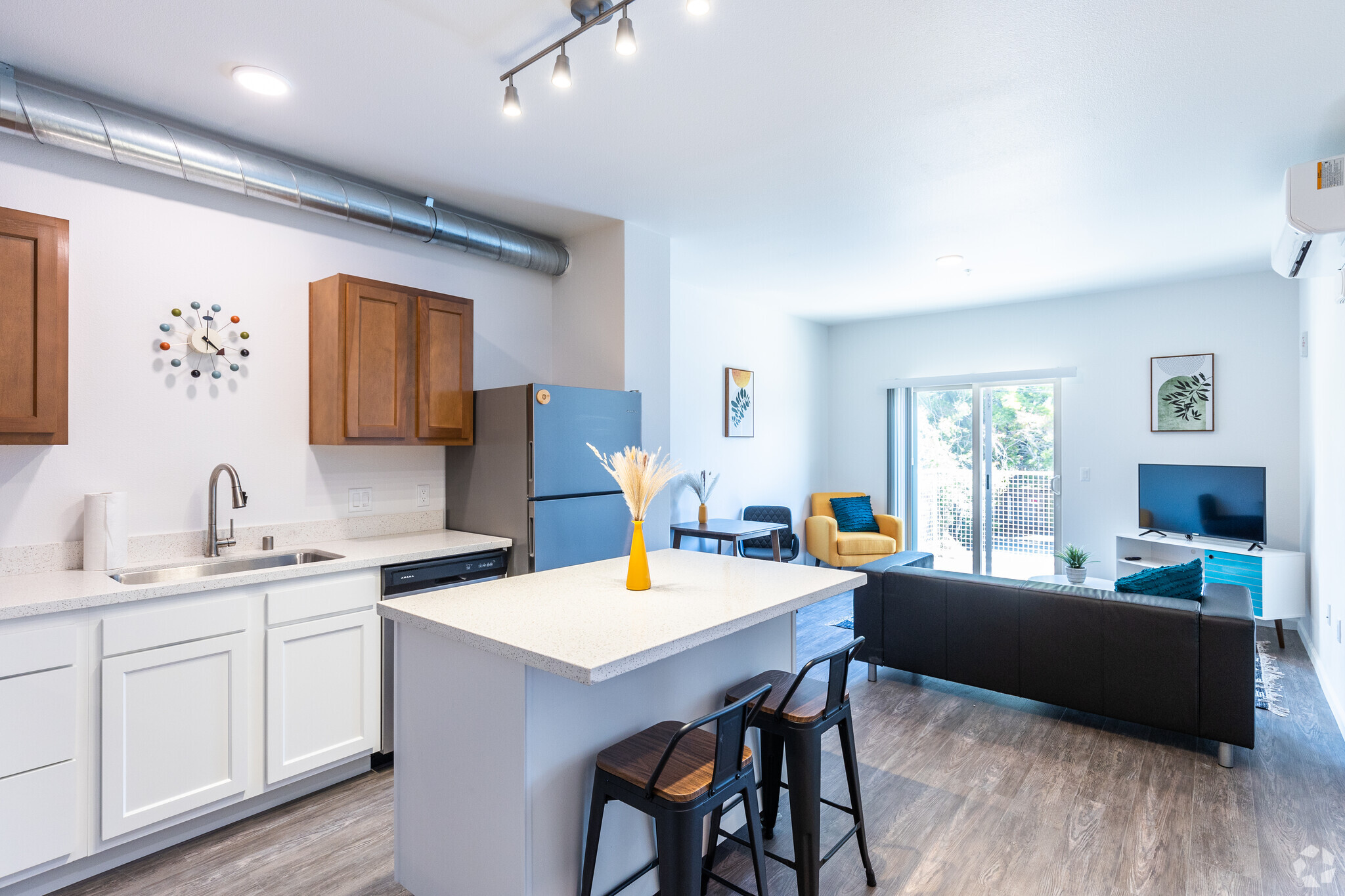 1BR, 1BA - Kitchen & Living Room - Pullman Lofts