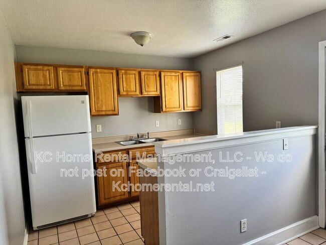 Building Photo - 804 Saddlewood St