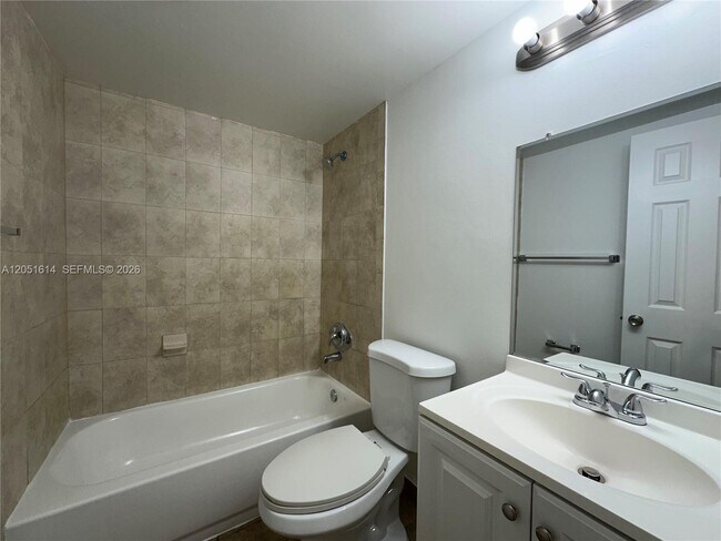 Building Photo - 1400 NE 56th St