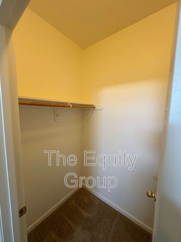 Building Photo - 4911 W Elkhorn Ave