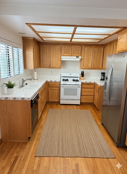 kitchen - 6031 Lindley Ave