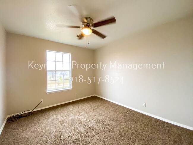 Building Photo - 3 Bed | 1.5 Bath in Central Tulsa!